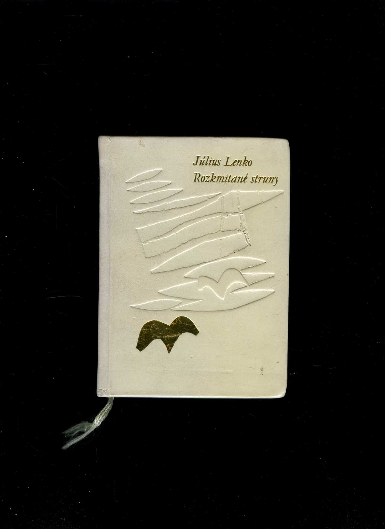 Rozkmitané struny (Július Lenko)